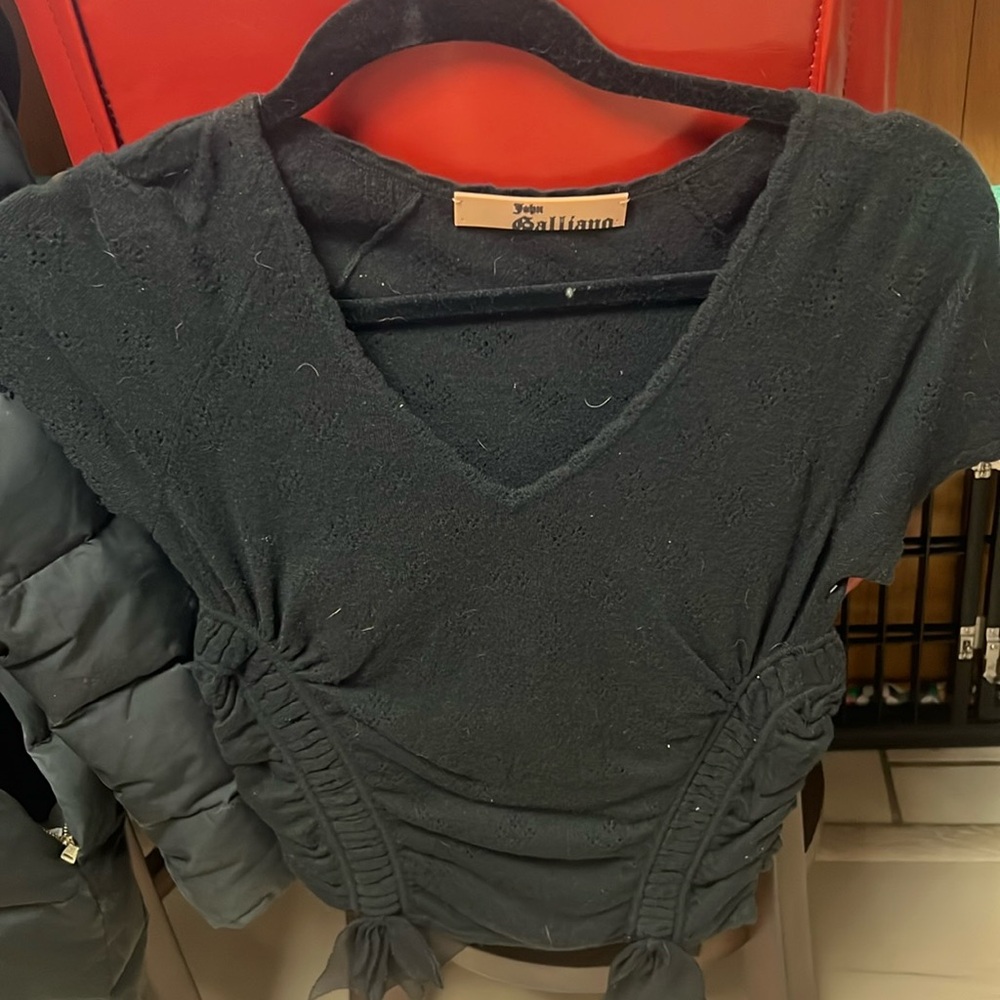 Short sleeve with a gather on each side